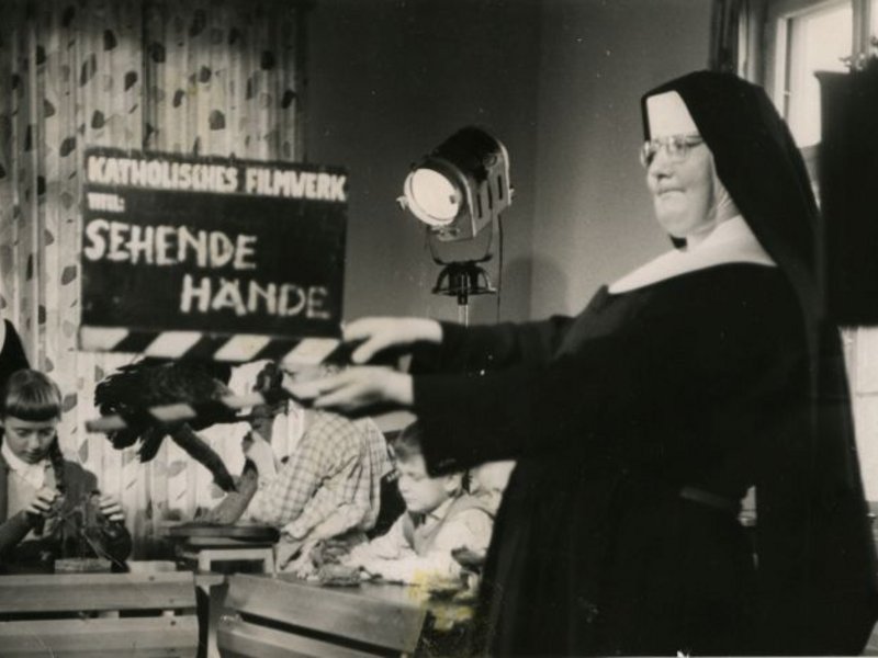 Dreharbeiten zum Film "Helfende Hände erhellen das Dunkel" (1960), Diözesanarchiv Rottenburg