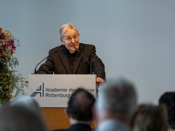 Kardinäle: Höchste Zeit, an Gott zu denken Kardinäle: Höchste Zeit, an Gott zu denken