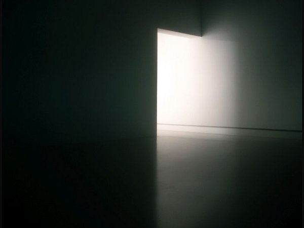 LichtRaum #3, 2015, Fotografie, Chromogener Abzug, 80 x 80 cm; © Nicole Ahland und VG Bild-Kunst, Bonn 2020