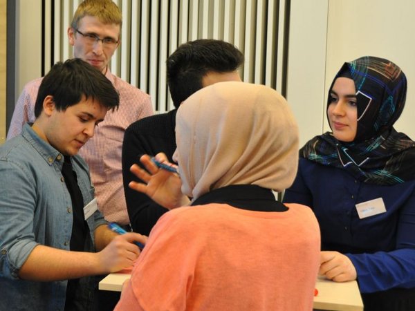 Junge MuslimInnen in der Jugendarbeit